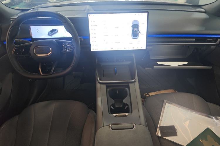 Used Lynk & Co 07 2024 EM-P 126 Long-Range Halo Center Console
