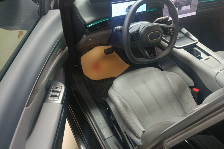 Used Lynk & Co 07 2024 EM-P 126 Long-Range Halo Driver Seat