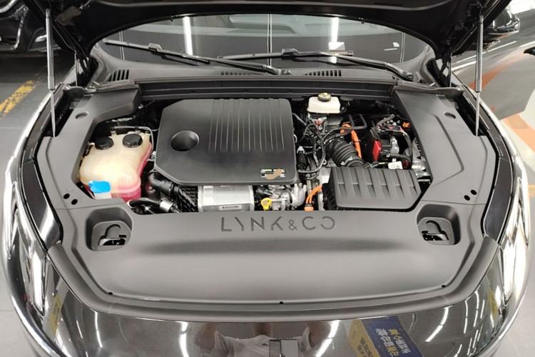 Used Lynk & Co 07 2024 EM-P 126 Long-Range Halo Engine Bay