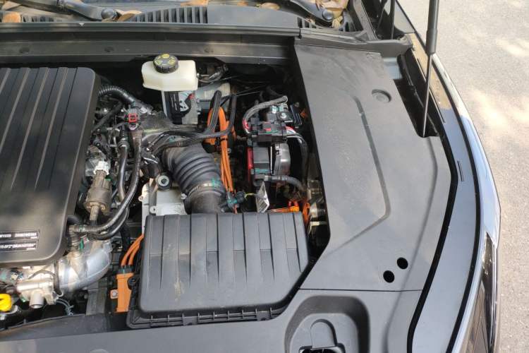 Used Lynk & Co 07 2024 EM-P 126 Long-Range Halo Engine Bay Left