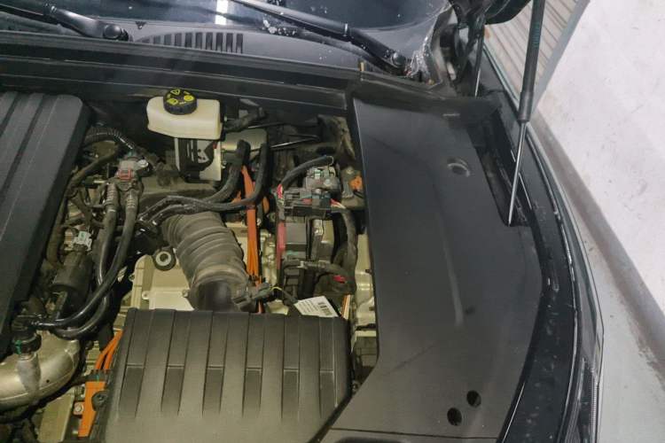 Used Lynk & Co 07 2024 EM-P 126 Long-Range Halo Engine Bay Left