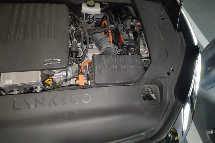 Used Lynk & Co 07 2024 EM-P 126 Long-Range Ultra Engine Bay Left