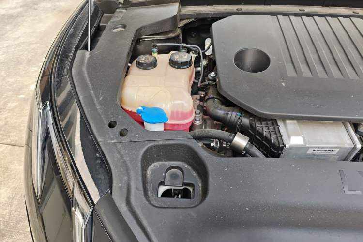 Used Lynk & Co 07 2024 EM-P 126 Long-Range Ultra Engine Bay Right