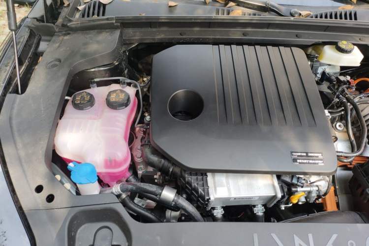 Used Lynk & Co 07 2024 EM-P 126 Long-Range Halo Engine Bay Right