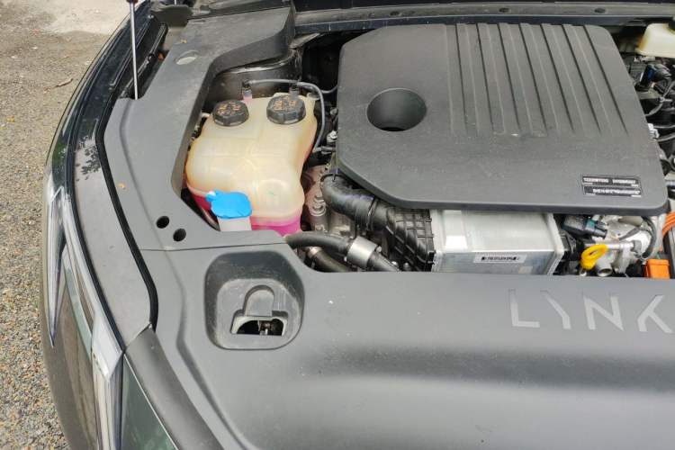 Used Lynk & Co 07 2024 EM-P 126 Long-Range Halo Engine Bay Right