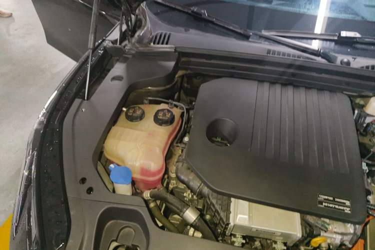 Used Lynk & Co 07 2024 EM-P 126 Long-Range Halo Engine Bay Right