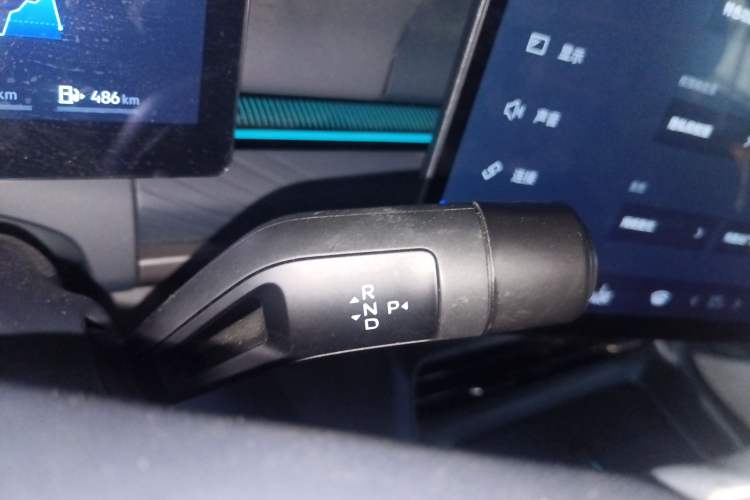 Used Lynk & Co 07 2024 EM-P 126 Long-Range Halo Gear Lever