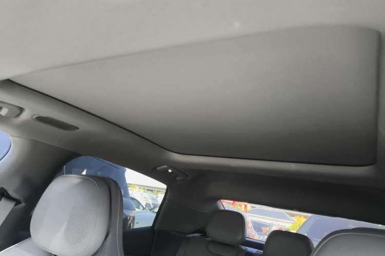 Used Lynk & Co 07 2024 EM-P 126 Long-Range Ultra Headliner