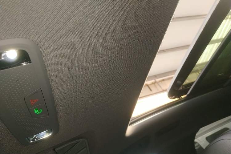 Used Lynk & Co 07 2024 EM-P 126 Long-Range Halo Headliner