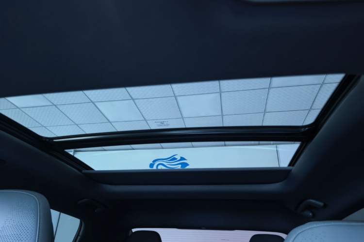 Used Lynk & Co 07 2024 EM-P 126 Long-Range Ultra Headliner