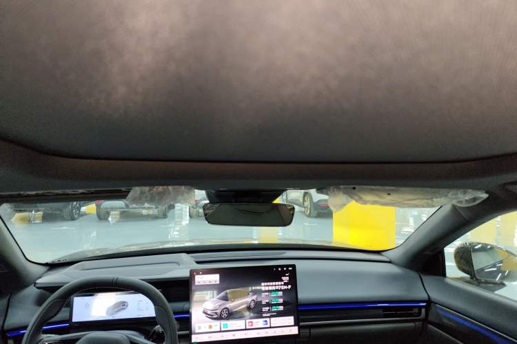 Used Lynk & Co 07 2024 EM-P 126 Long-Range Halo Headliner