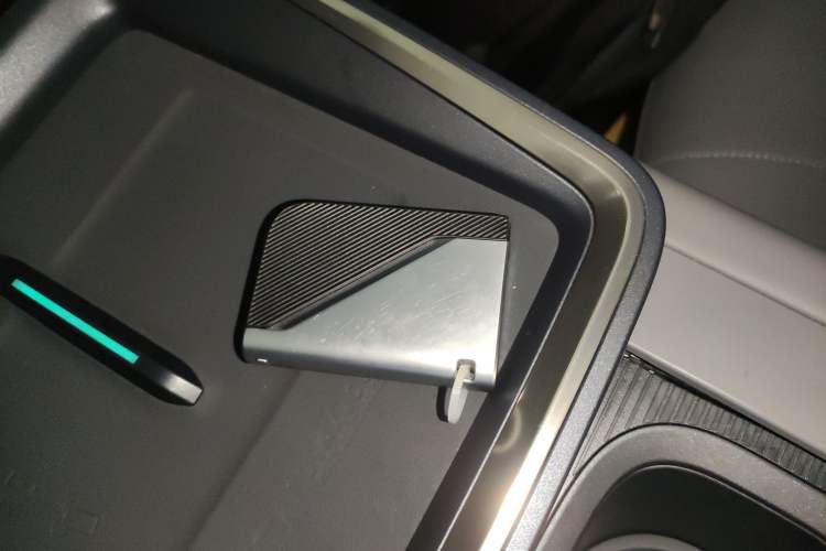 Used Lynk & Co 07 2024 EM-P 126 Long-Range Halo Interior 1