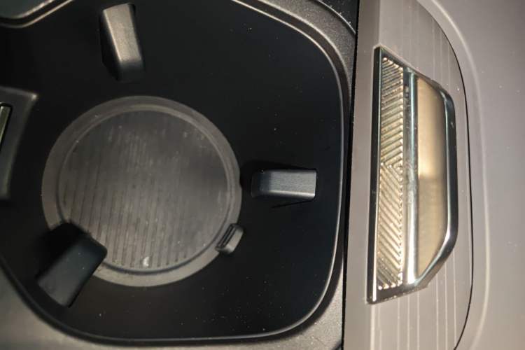 Used Lynk & Co 07 2024 EM-P 126 Long-Range Halo Interior 1