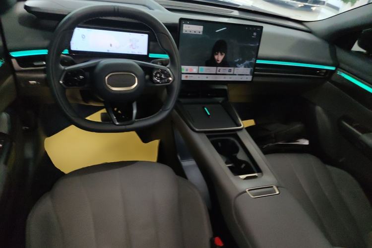 Used Lynk & Co 07 2024 EM-P 126 Long-Range Halo Interior 2