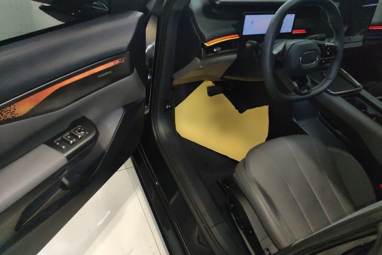 Used Lynk & Co 07 2024 EM-P 126 Long-Range Halo Interior 3