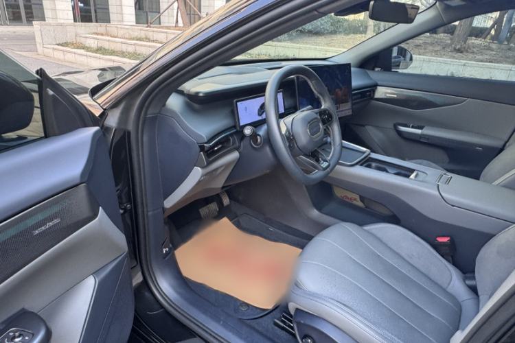 Used Lynk & Co 07 2024 EM-P 126 Long-Range Halo Interior 3