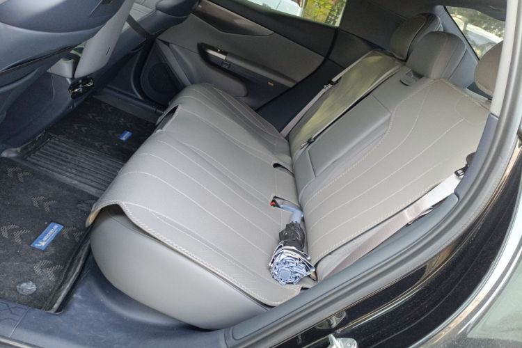 Used Lynk & Co 07 2024 EM-P 126 Long-Range Halo Interior 4