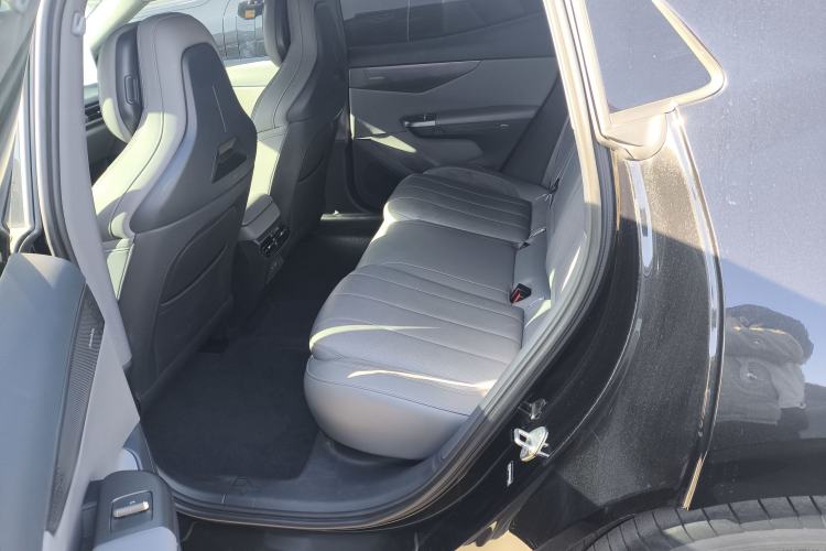 Used Lynk & Co 07 2024 EM-P 126 Long-Range Ultra Interior 4