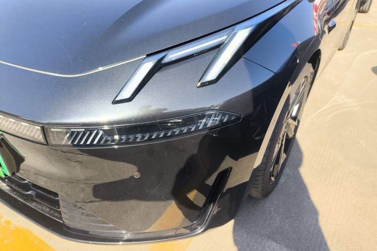 Used Lynk & Co 07 2024 EM-P 126 Long-Range Ultra Left Front Headlight
