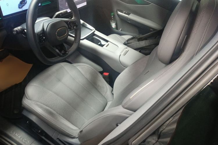 Used Lynk & Co 07 2024 EM-P 126 Long-Range Halo Left Front Seat