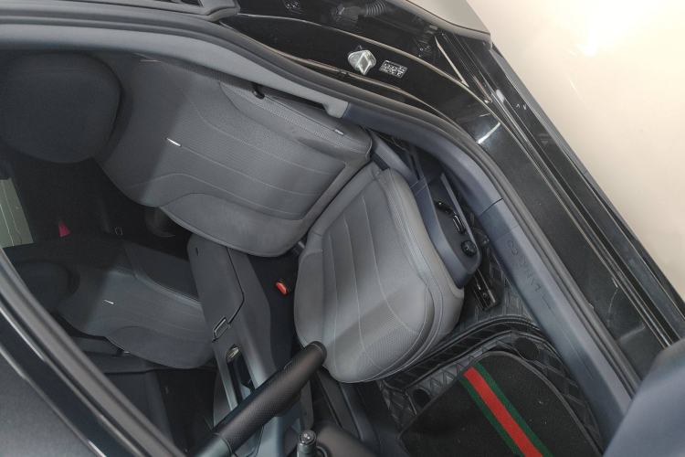 Used Lynk & Co 07 2024 EM-P 126 Long-Range Ultra Left Front Seat