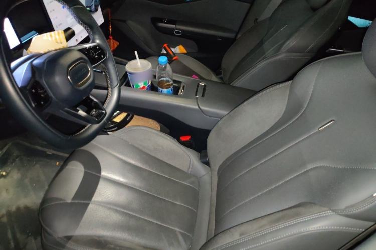 Used Lynk & Co 07 2024 EM-P 126 Long-Range Ultra Left Front Seat
