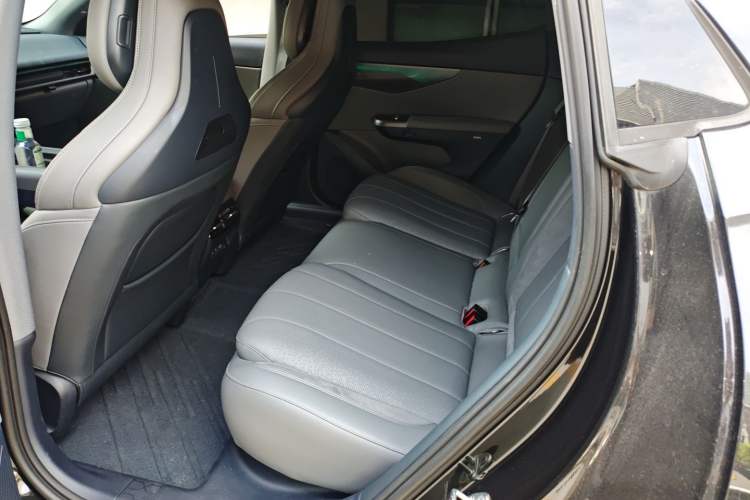 Used Lynk & Co 07 2024 EM-P 126 Long-Range Ultra Left Rear Seat