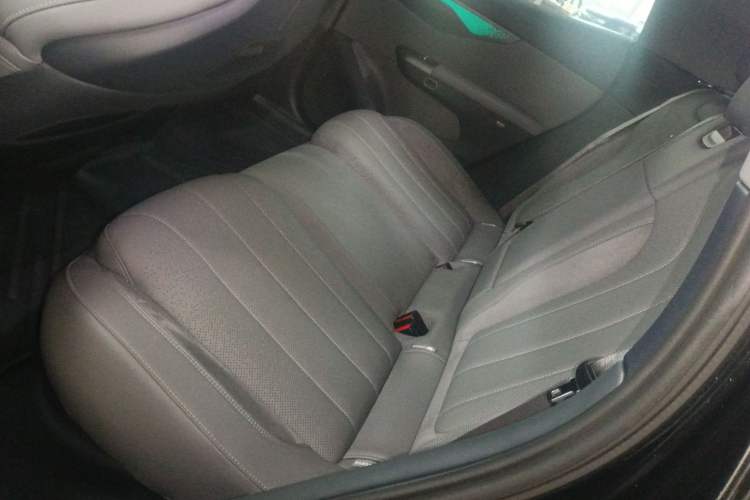 Used Lynk & Co 07 2024 EM-P 126 Long-Range Halo Left Rear Seat