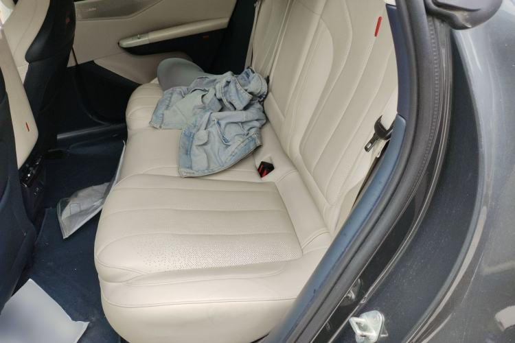 Used Lynk & Co 07 2024 EM-P 126 Long-Range Halo Left Rear Seat