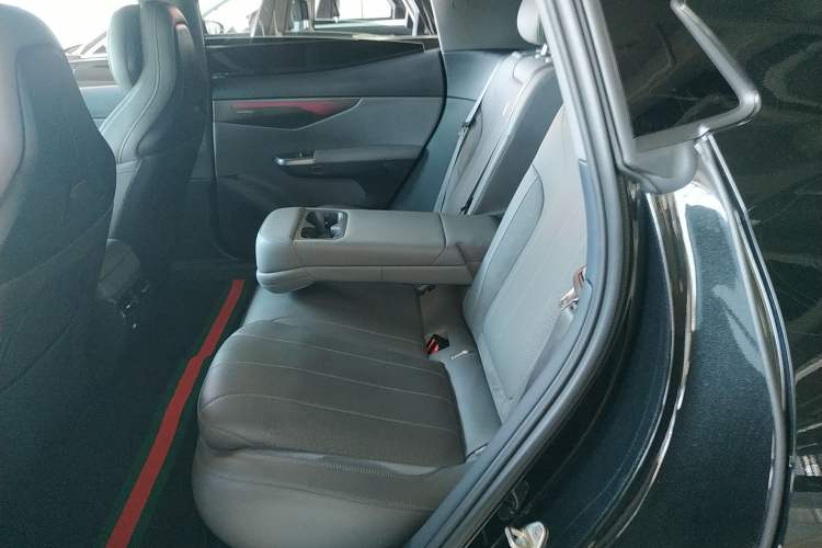 Used Lynk & Co 07 2024 EM-P 126 Long-Range Ultra Left Rear Seat