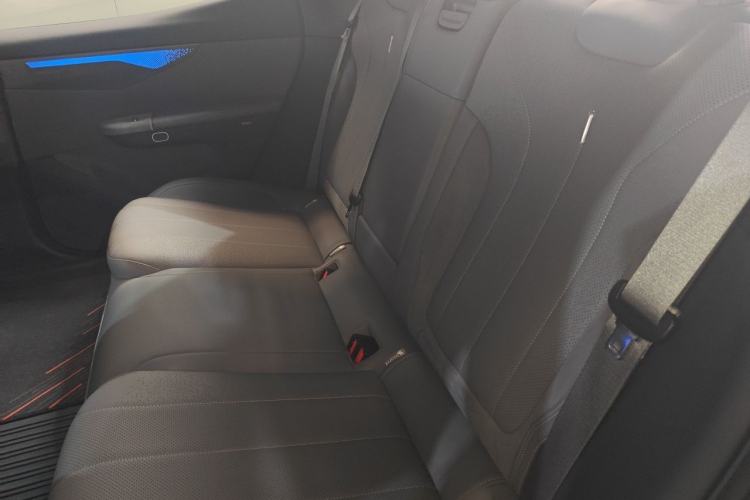 Used Lynk & Co 07 2024 EM-P 126 Long-Range Halo Left Rear Seat