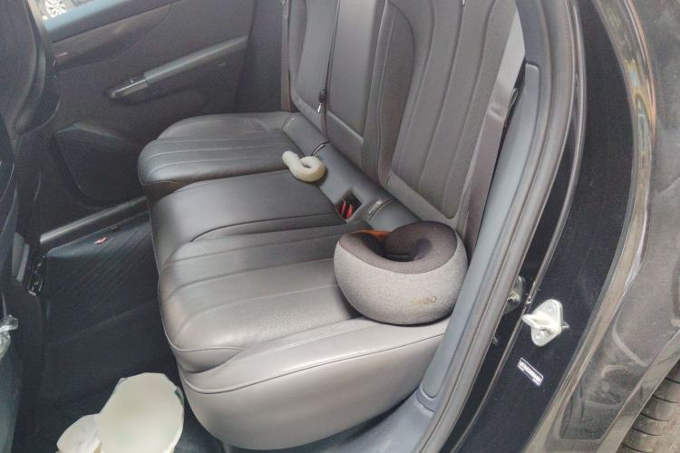 Used Lynk & Co 07 2024 EM-P 126 Long-Range Halo Left Rear Seat