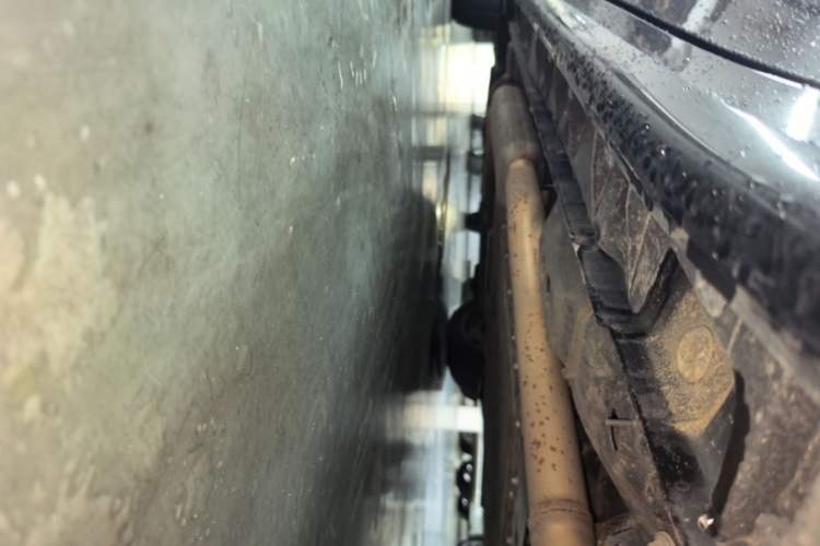 Used Lynk & Co 07 2024 EM-P 126 Long-Range Ultra Left Side Sill