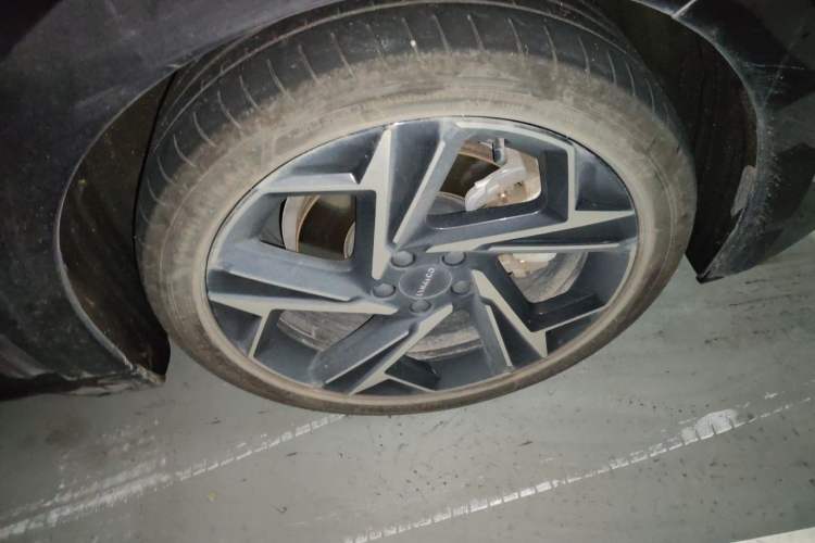 Used Lynk & Co 07 2024 EM-P 126 Long-Range Ultra Right Front Wheel Hub