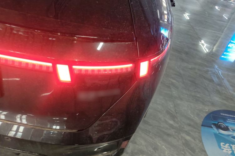 Used Lynk & Co 07 2024 EM-P 126 Long-Range Halo Right Rear Taillight
