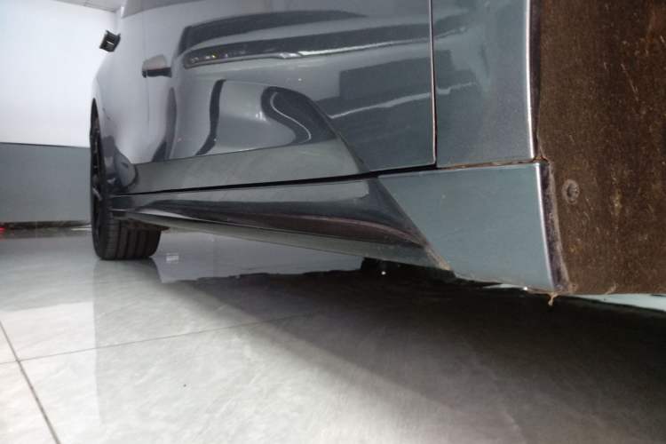 Used Lynk & Co 07 2024 EM-P 126 Long-Range Ultra Right Side Sill