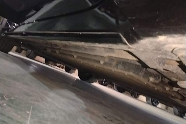 Used Lynk & Co 07 2024 EM-P 126 Long-Range Halo Right Side Sill