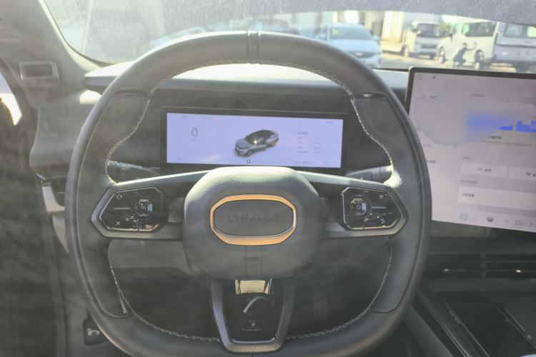 Used Lynk & Co 07 2024 EM-P 126 Long-Range Ultra Steering Wheel
