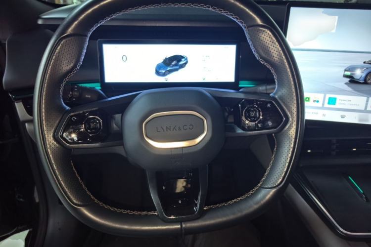 Used Lynk & Co 07 2024 EM-P 126 Long-Range Ultra Steering Wheel