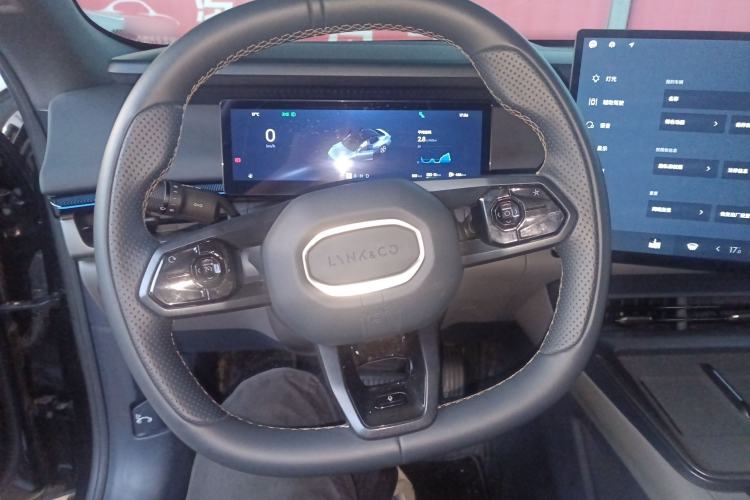 Used Lynk & Co 07 2024 EM-P 126 Long-Range Halo Steering Wheel