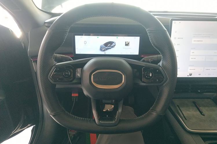 Used Lynk & Co 07 2024 EM-P 126 Long-Range Ultra Steering Wheel