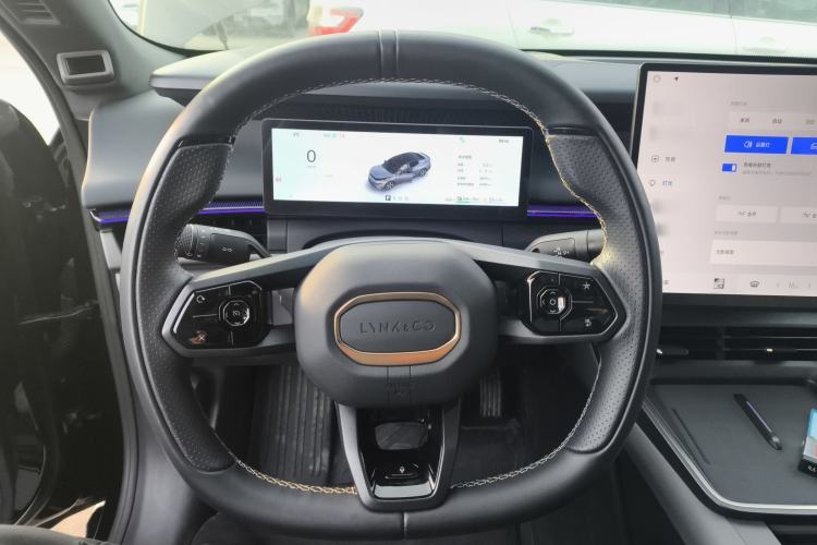 Used Lynk & Co 07 2024 EM-P 126 Long-Range Ultra Steering Wheel
