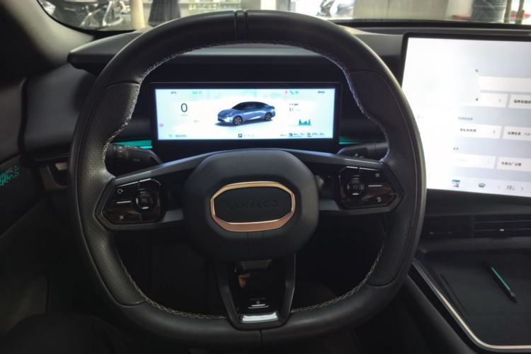 Used Lynk & Co 07 2024 EM-P 126 Long-Range Ultra Steering Wheel