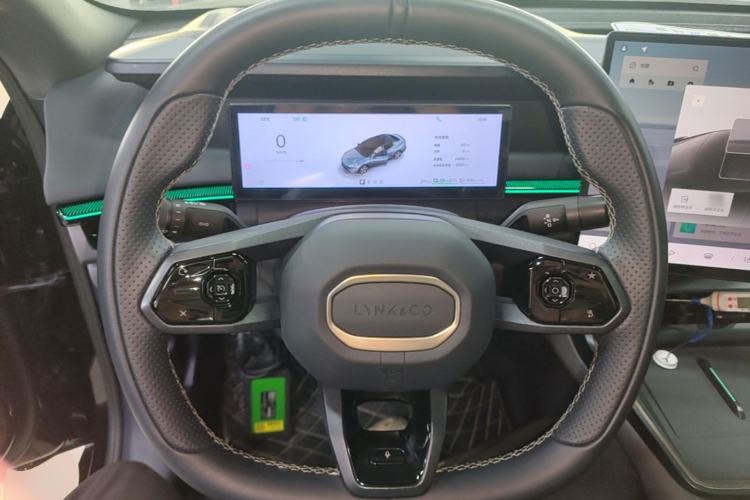 Used Lynk & Co 07 2024 EM-P 126 Long-Range Halo Steering Wheel