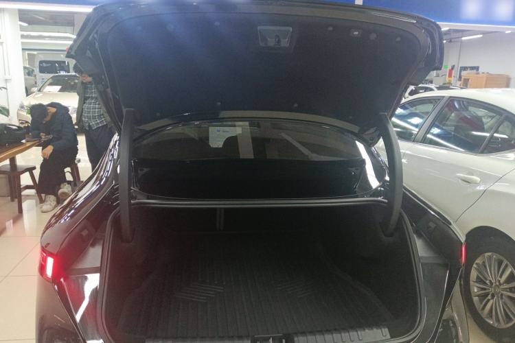 Used Lynk & Co 07 2024 EM-P 126 Long-Range Ultra Trunk
