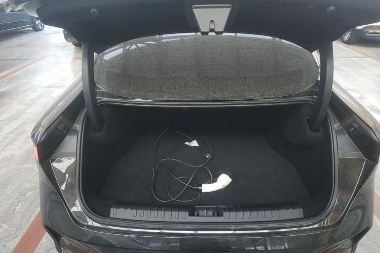 Used Lynk & Co 07 2024 EM-P 126 Long-Range Halo Trunk