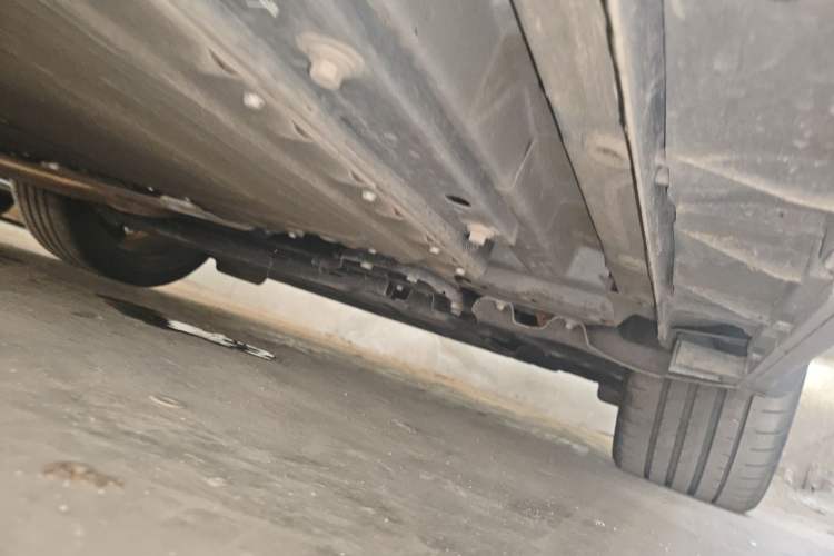 Used Lynk & Co 07 2024 EM-P 126 Long-Range Ultra Chassis Front Right
