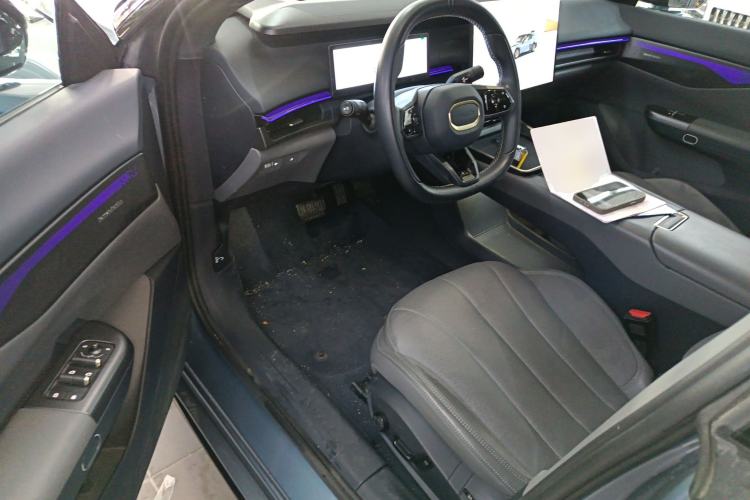 Used Lynk & Co 07 2024 EM-P 126 Long-Range Ultra Driver Seat