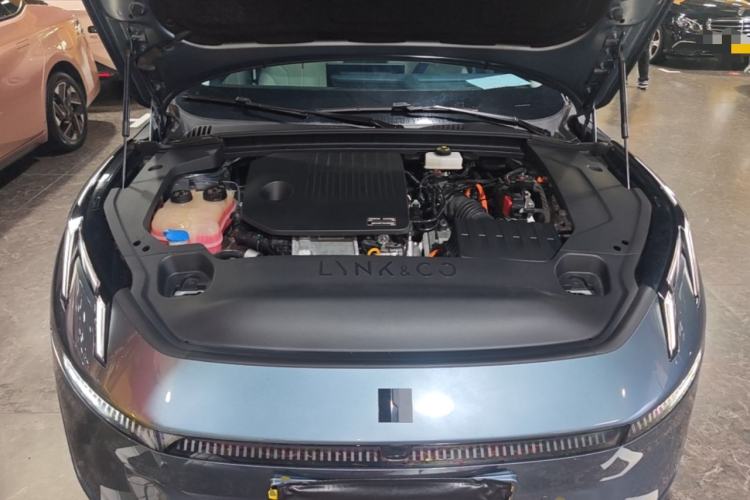Used Lynk & Co 07 2024 EM-P 126 Long-Range Halo Engine Bay