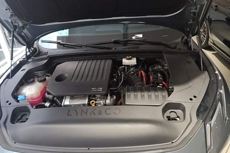 Used Lynk & Co 07 2024 EM-P 126 Long-Range Ultra Engine Bay